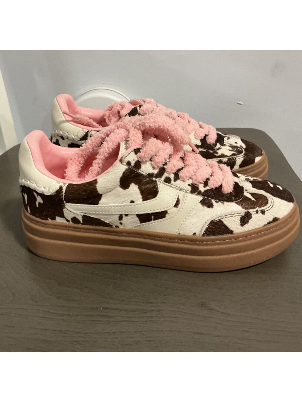 Steve Madden Dodge Sneaker Size 7.5 Cow Pink Print Western